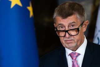 Babišovi plán nevyšel. Jeho frakce „Putinových užitečných idiotů“ končí v naprosté izolaci - Médium.cz